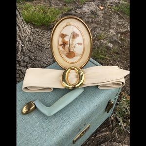 Vintage leather white/cream belt with buckle